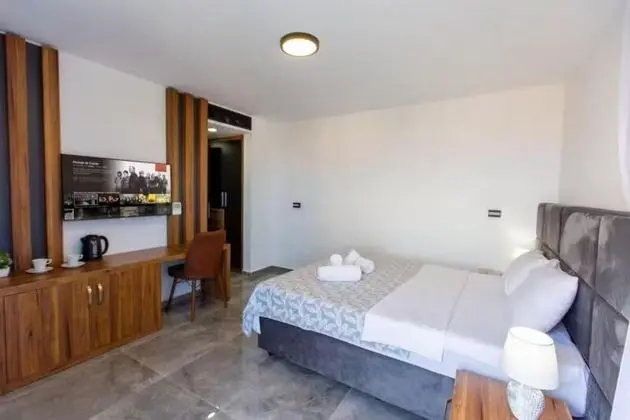 Deniz Manzaralı Teraslı Standard Room