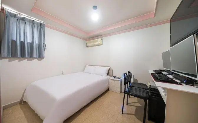 Oda (Deluxe room-Overwatch available)