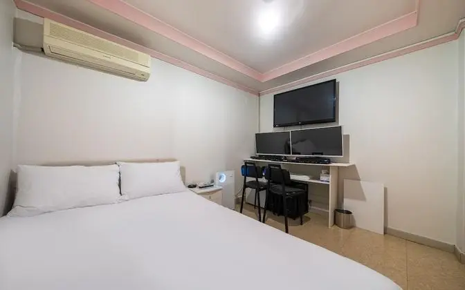 Oda (Deluxe room-Overwatch available)