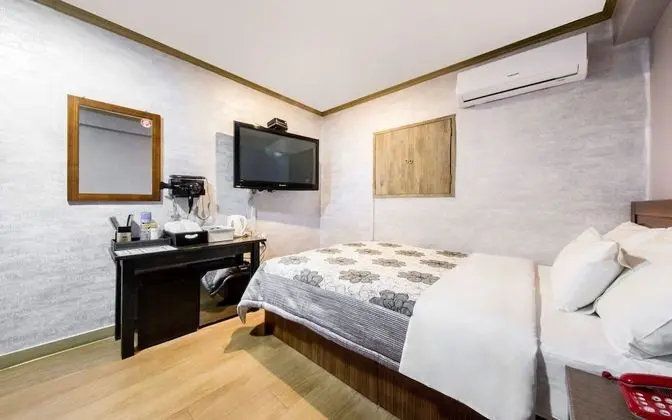 Oda (Semi-special room (TWO PC Netflix+Wav)