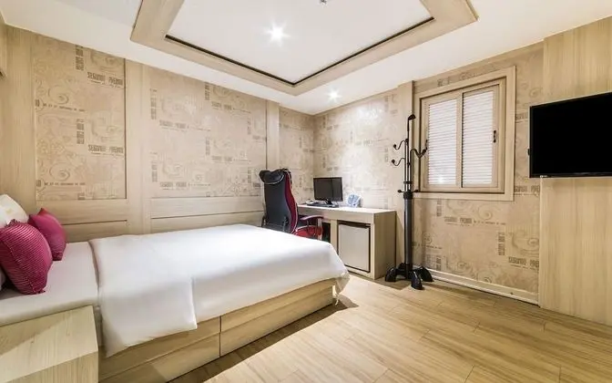 Oda (Group room (3 people add 1 person + 1)