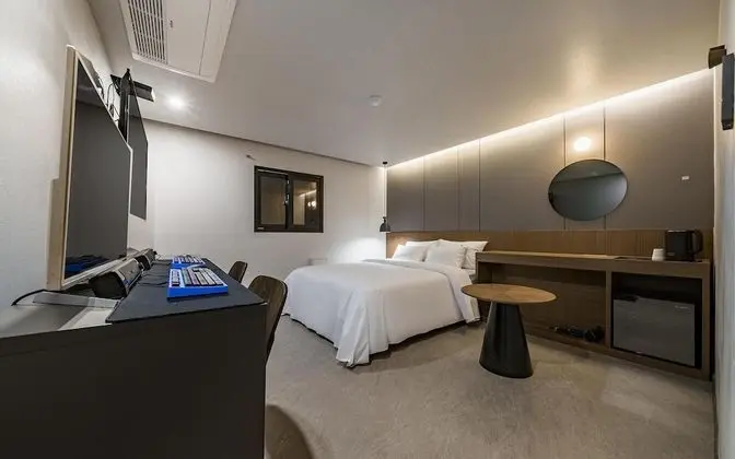 Oda (Deluxe - Smoking 2 PCs (65-inch TV Ne)