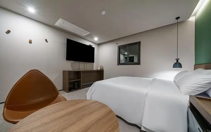 Oda (Standard - Non-Smoking (65-inch TV Ne)