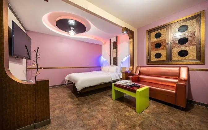 Oda (Special room-Physical ID is required )