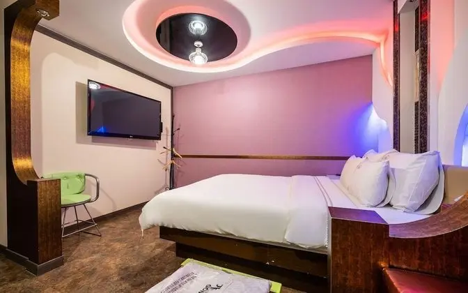 Oda (Special room-Physical ID is required )