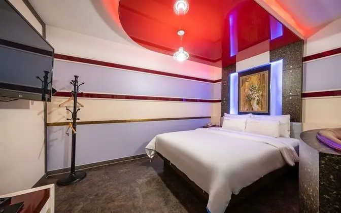 Oda (Special room-Physical ID is required )