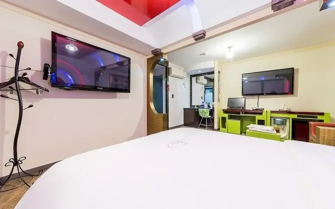 Oda (Special room-Physical ID is required )