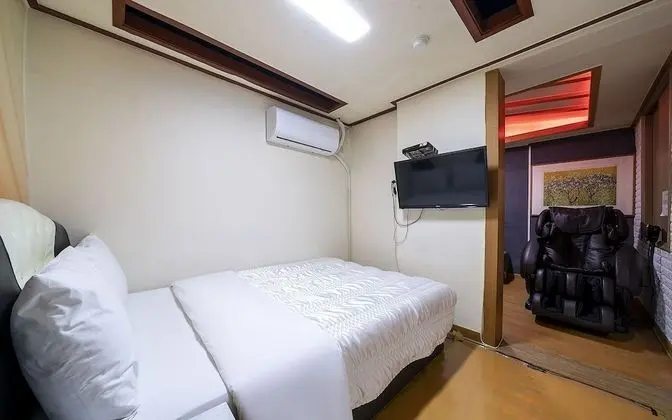 Oda (Special Room)