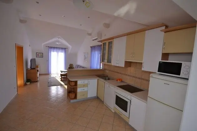 Apart Daire (Suzane - terrace and sea view - A-Ale)