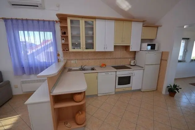 Apart Daire (Suzane - terrace and sea view - A-Ale)