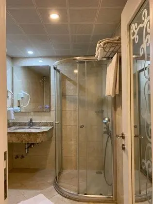 Standart Oda, Kara Manzaralı