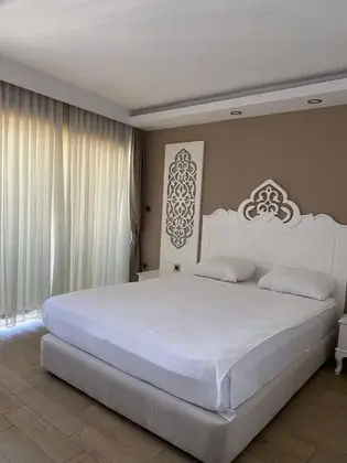 Standart Oda, Kara Manzaralı