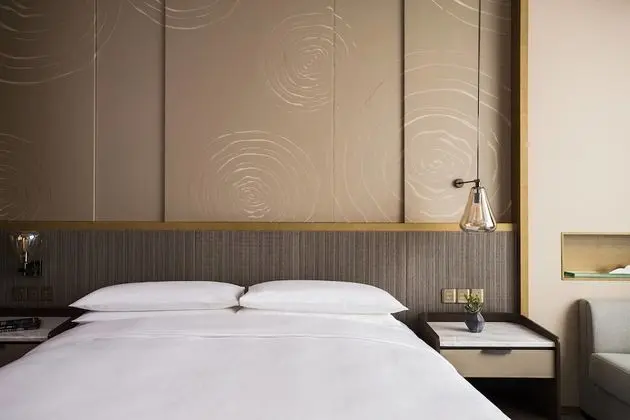 Oda, 1 En Büyük (King) Boy Yatak, Sigara İçilmez, Göl Manzaralı