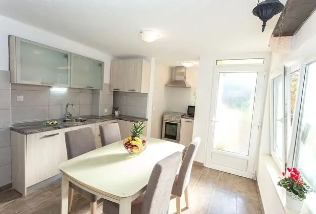 Apart Daire (Suzi - 10 m from sea - A1-Meri 1(4+1))