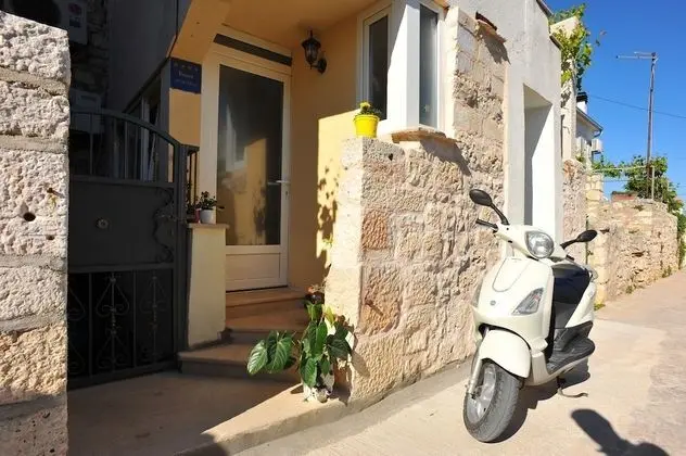 Apart Daire (Suzi - 10 m from sea - A1-Meri 1(4+1))