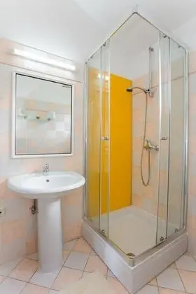 Ev (Suzi1 - with pool - H(4+1))