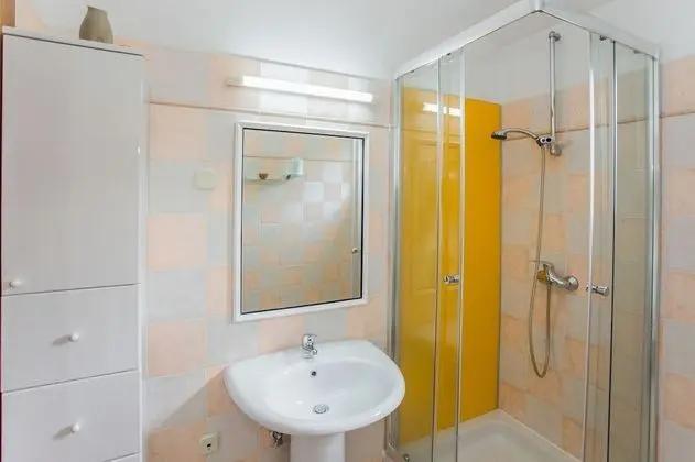 Ev (Suzi1 - with pool - H(4+1))