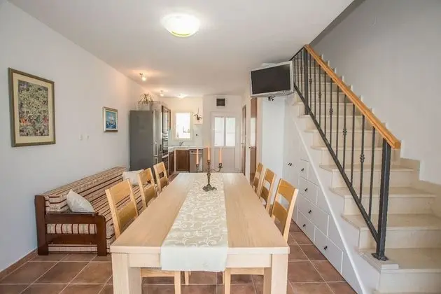 Ev (Suzi1 - with pool - H(4+1))