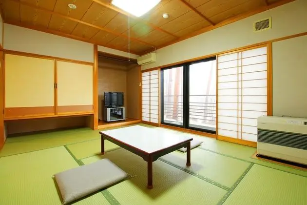 Traditional Oda, Sigara İçilmez (Japanese Style for 4, Shared bath)