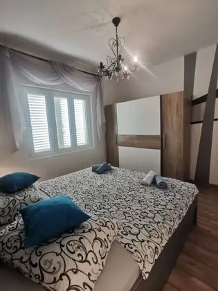 Apart Daire (Suzy - 80m from the sea - A1 Šestica)