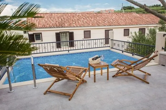 Villa (Two Bedroom Villa with Swimming Pool)