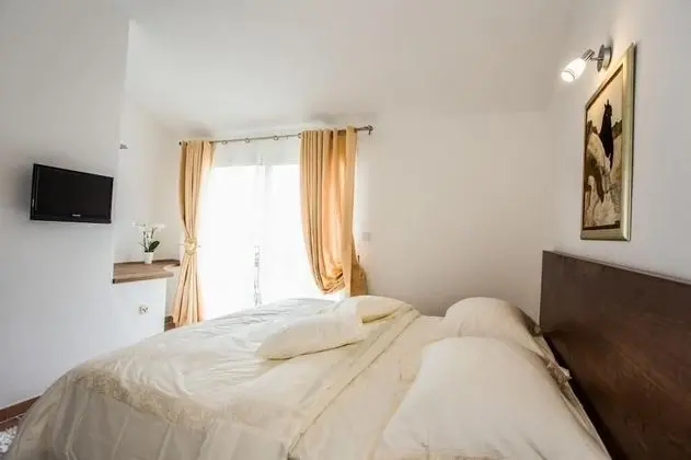 Villa (Two Bedroom Villa with Swimming Pool)