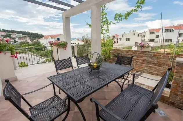 Villa (Two Bedroom Villa with Swimming Pool)