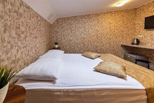 Standard Tek Büyük Yataklı Oda