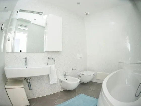Ev