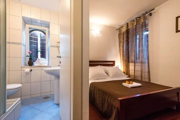 Tek Büyük Yataklı Oda