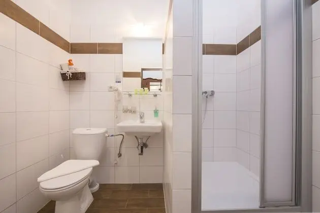 Üç Kişilik Oda