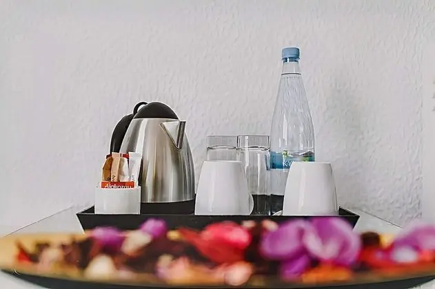 Superior Tek Büyük Yataklı Oda, Havuz Manzaralı