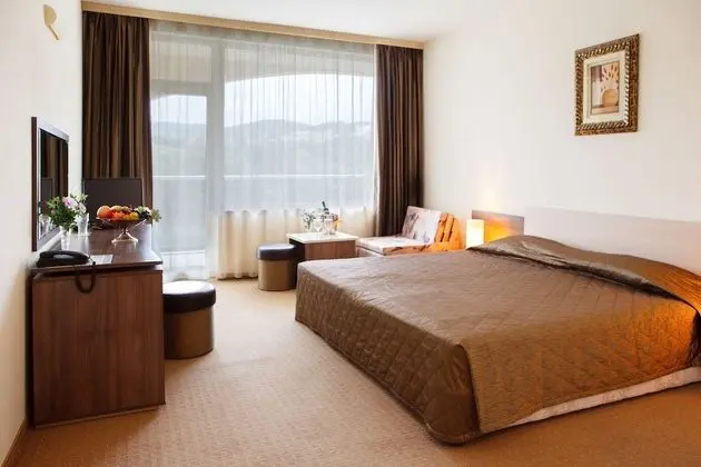 Classic Tek Büyük Yataklı Oda, Balkon, Park Manzaralı