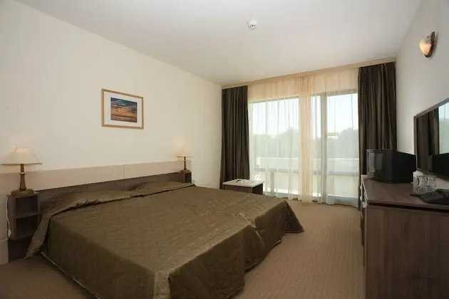 Classic Tek Büyük Yataklı Oda, Balkon, Park Manzaralı