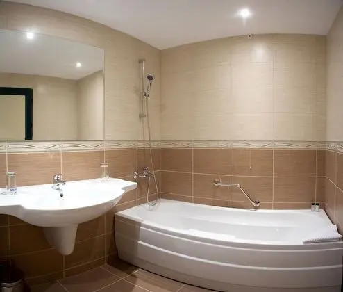 Classic Tek Büyük Yataklı Oda, Balkon, Park Manzaralı