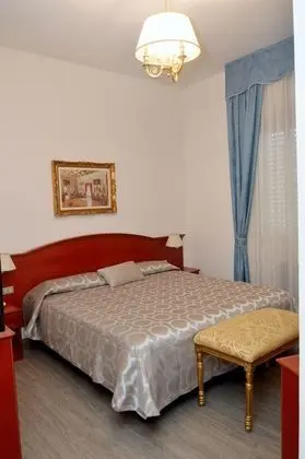 Comfort Tek Büyük veya İki Ayrı Yataklı Oda