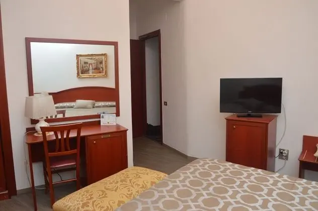 Comfort Tek Büyük veya İki Ayrı Yataklı Oda