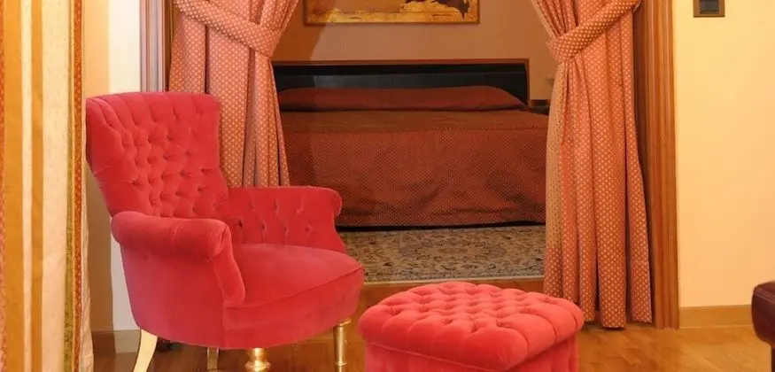 Superior Büyük Yataklı Tek Kişilik Oda