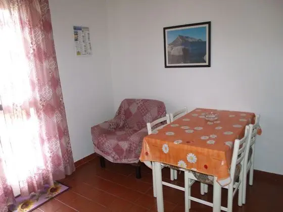 Romantic Apart Daire, 1 Yatak Odası, Küçük Mutfak, Denize Sıfır