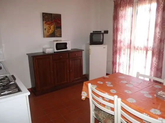 Romantic Apart Daire, 1 Yatak Odası, Küçük Mutfak, Denize Sıfır