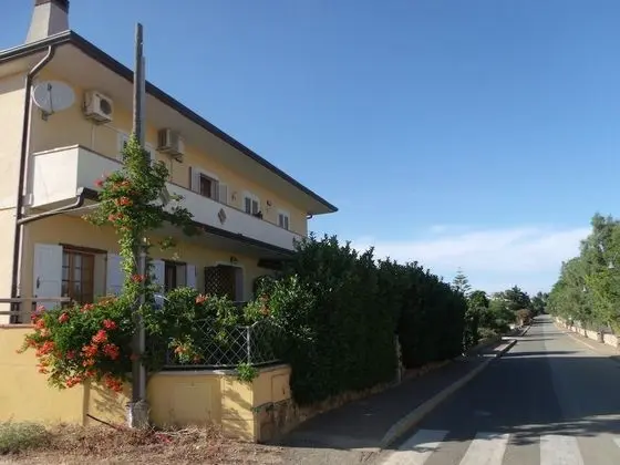 Standard Apart Daire, 2 Yatak Odası, Balkon, Denize Sıfır