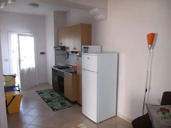 Standard Apart Daire, 2 Yatak Odası, Balkon, Denize Sıfır