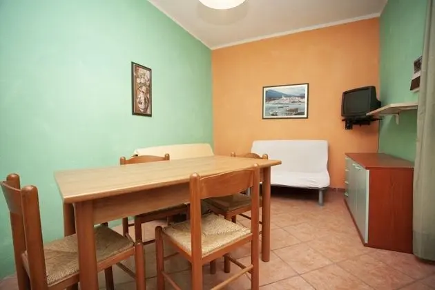 Comfort Apart Daire, 1 Yatak Odası, Veranda, Bahçeli