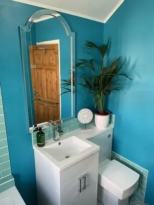 Double room, Private bathroom (Wren)