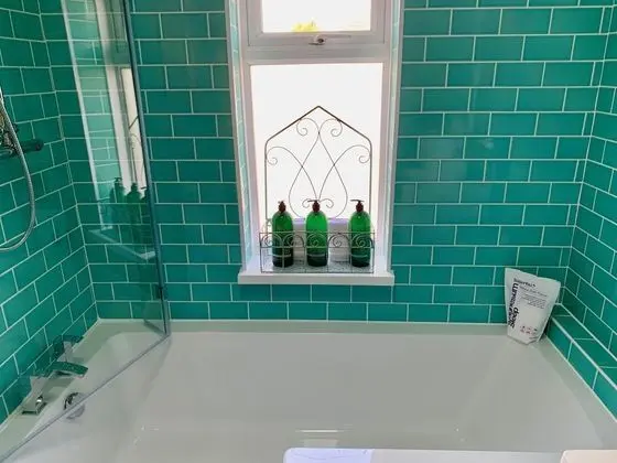 Double room, Private bathroom (Wren)