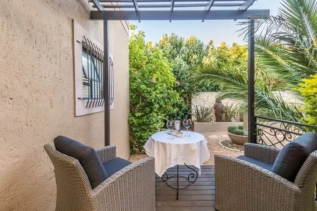 Luxury Tek Büyük Yataklı Oda, 1 Yatak Odası, Havuz Kullanımı, Bahçe Manzaralı