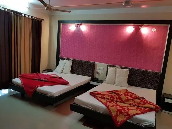 Deluxe Dört Kişilik Oda, Birden Çok Yatak, Sigara İçilebilir