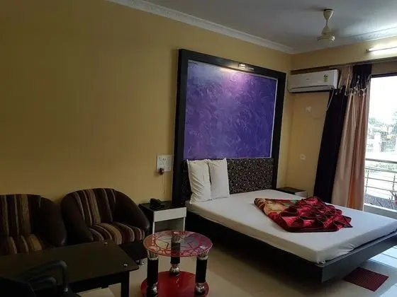 Deluxe Tek Büyük Yataklı Oda, 1 En Büyük (King) Boy Yatak, Sigara İçilebilir