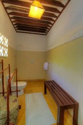 Ev, Okyanus Manzaralı (Main House)