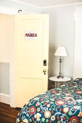 Oda, 1 En Büyük (King) Boy Yatak, Sigara İçilmez, Özel Banyo (Magnolia)